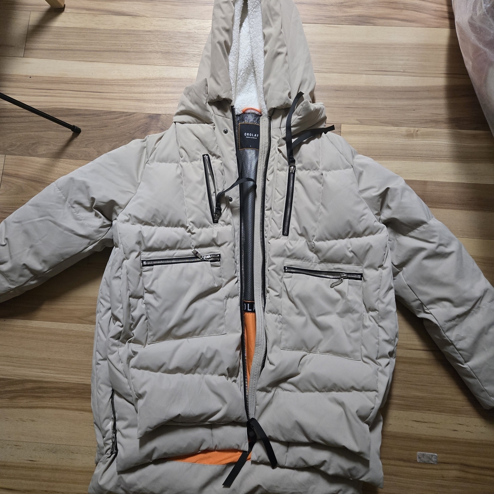 Stylish Beige Puffer Jacket with Hood
